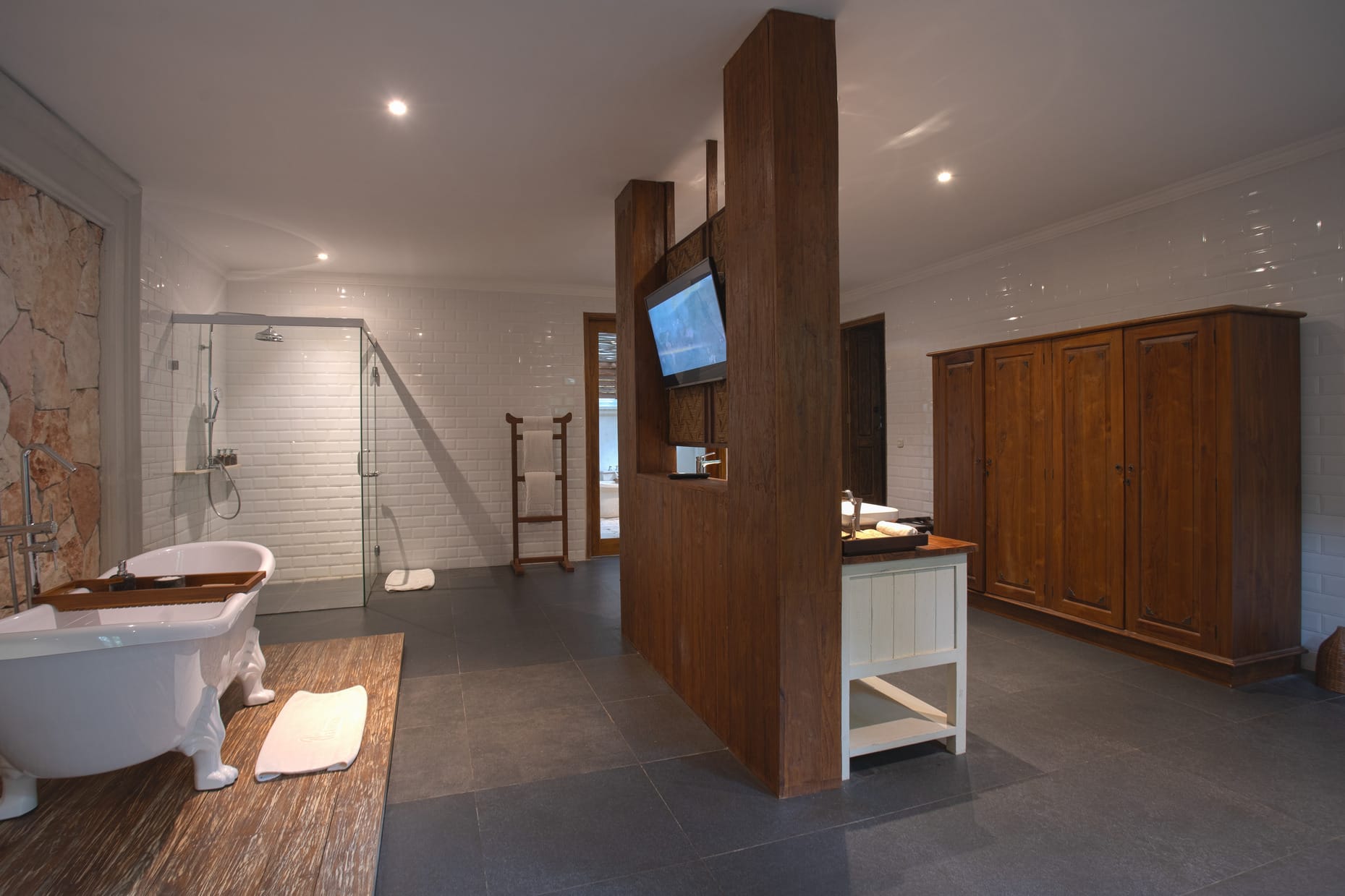 Deluxe-Garden-Residence-2