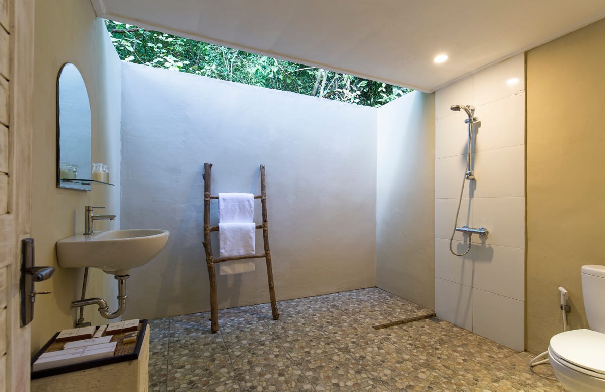 Eco Lodge_RAUNG_Premium Lodge_Bathroom_3