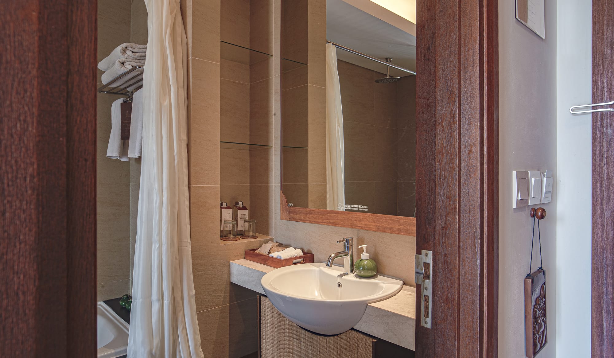 PLU Deluxe Premier_1