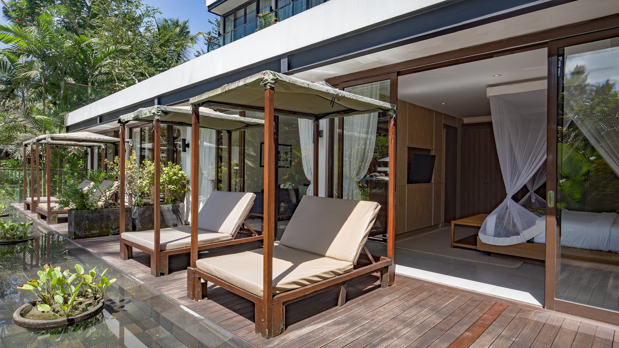 PLU Suite_14