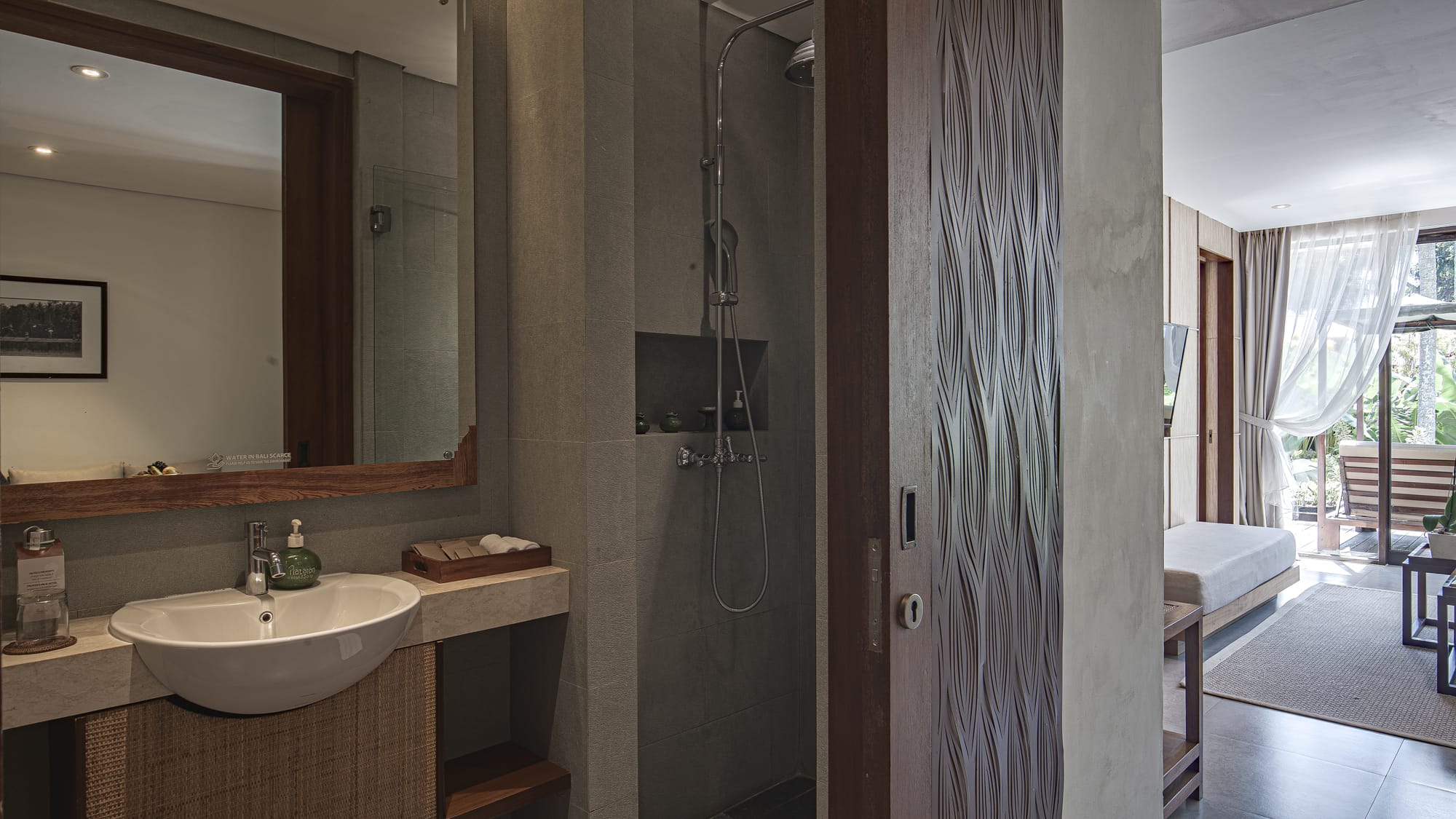 PLU Suite_3