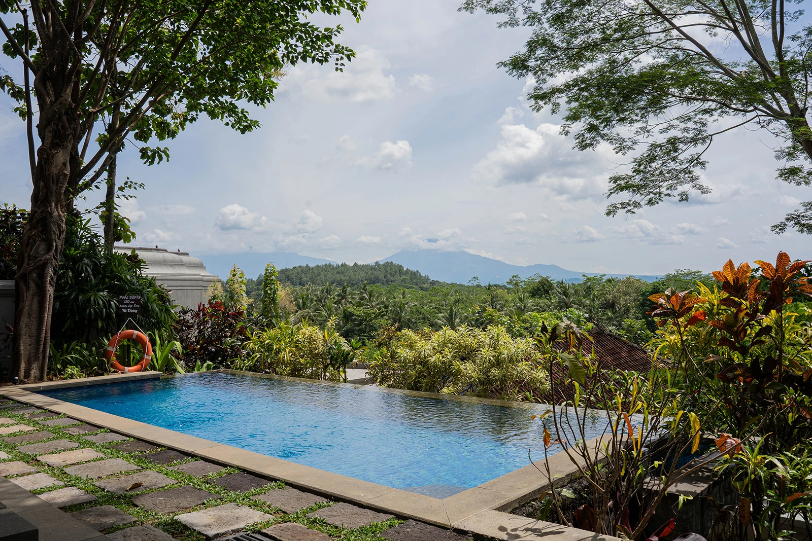 borobudur-pool-villa12