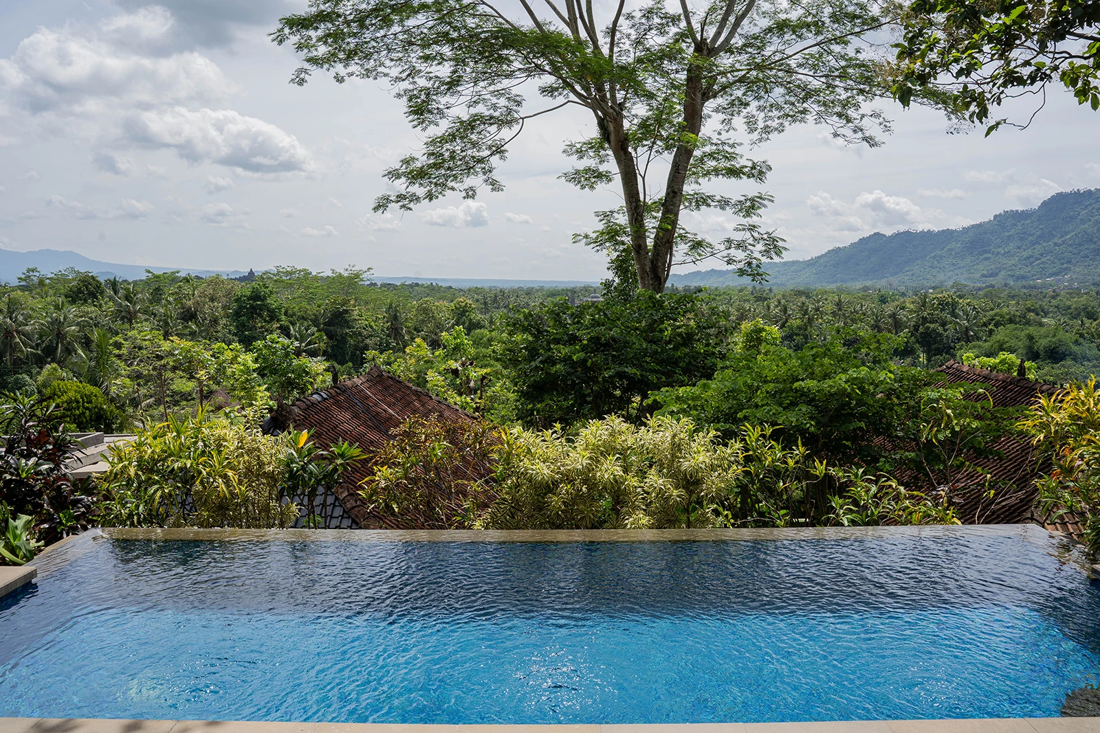 borobudur-pool-villa13