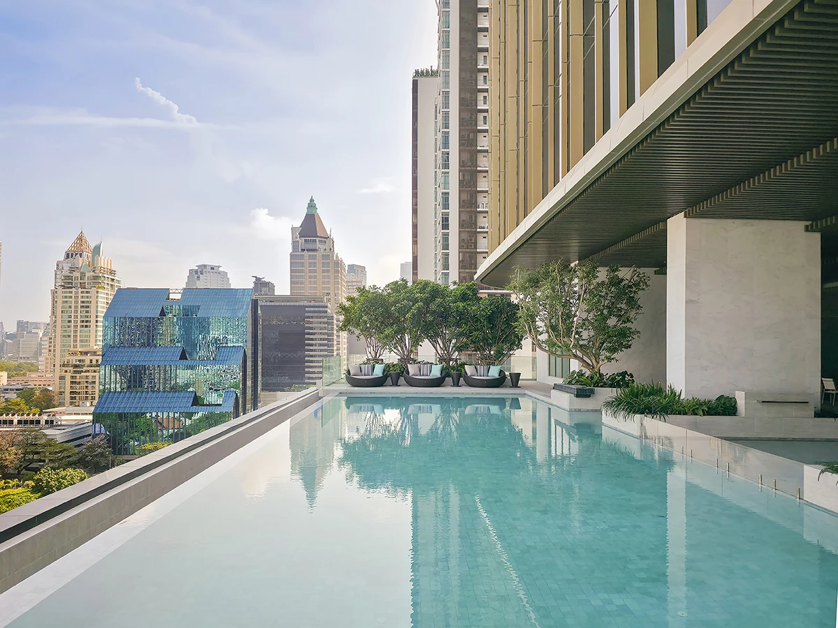 Grand-Nikko-Bangkok_Swimming-Pool_1