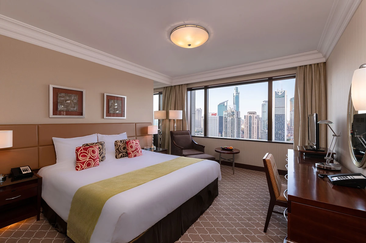 Okura-Garden-Hotel-Shanghai-_Deluxe-Room