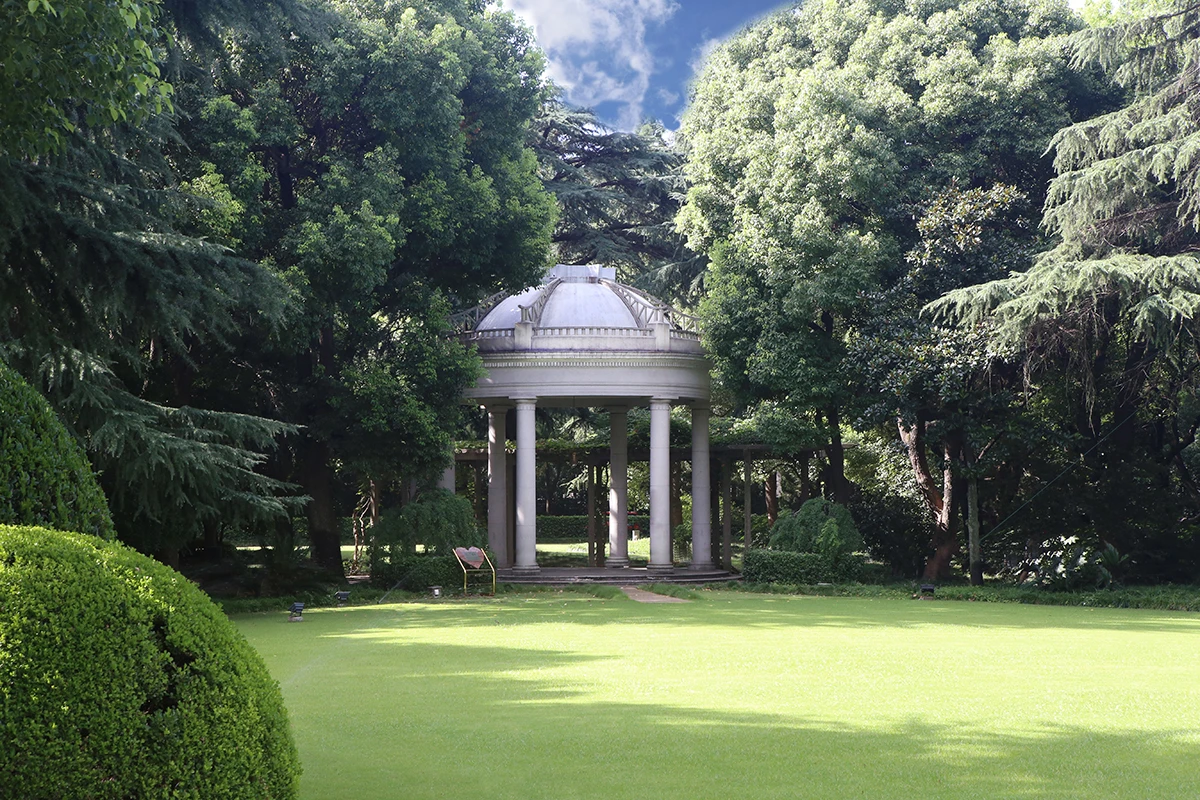 Okura-Garden-Hotel-Shanghai_Garden-Lawn